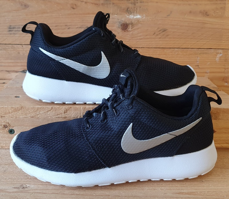 Nike Roshe One Low Textile Trainers UK4/US6.5/EU37.5 511882-094 Black/White