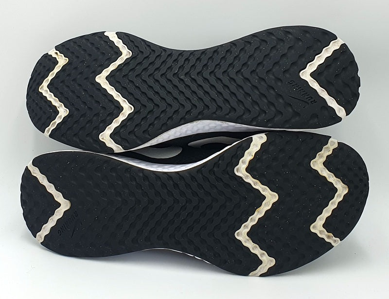 Nike Revolution 5 Low Textile Trainers BQ3204-002 Black/White UK9/US10/EU44