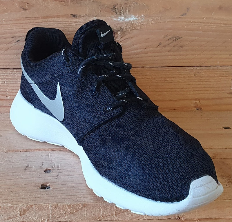 Nike Roshe One Low Textile Trainers UK4/US6.5/EU37.5 511882-094 Black/White