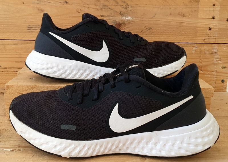 Nike Revolution 5 Low Textile Trainers BQ3204-002 Black/White UK9/US10/EU44