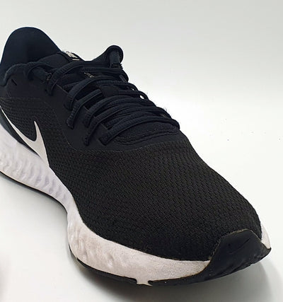 Nike Revolution 5 Low Textile Trainers BQ3204-002 Black/White UK9/US10/EU44
